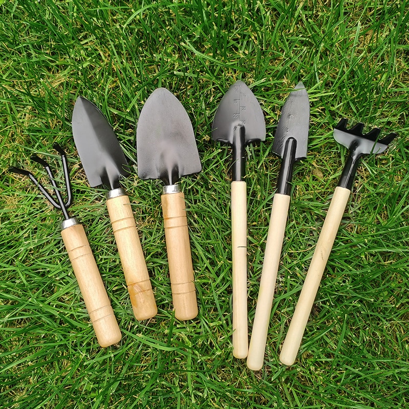 Набор инструментов для работы в саду с деревянными ручками