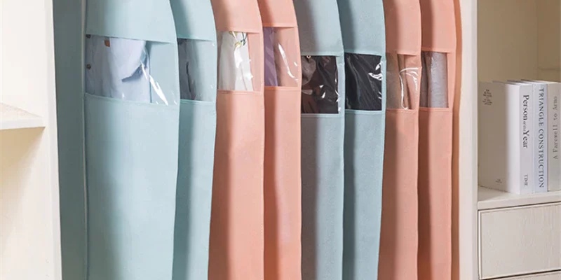 Пылезащитный чехол для костюма