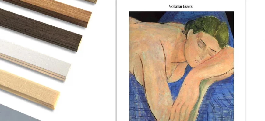 Вешалка в рамке из тика