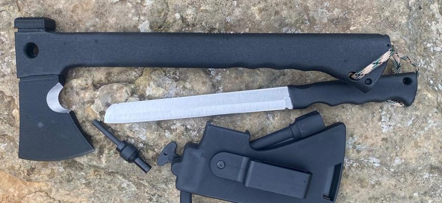 Топор многофункциональный СССР 3 в 1 с встроенным ножом розжигом свистком